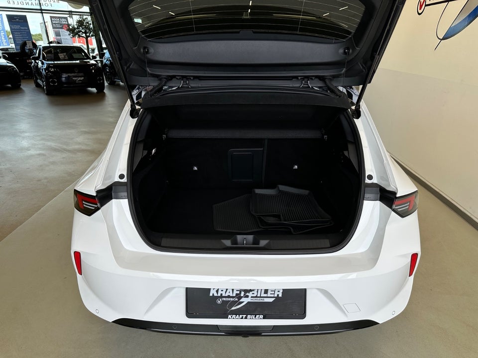 Opel Astra-e 54 Ultimate 5d