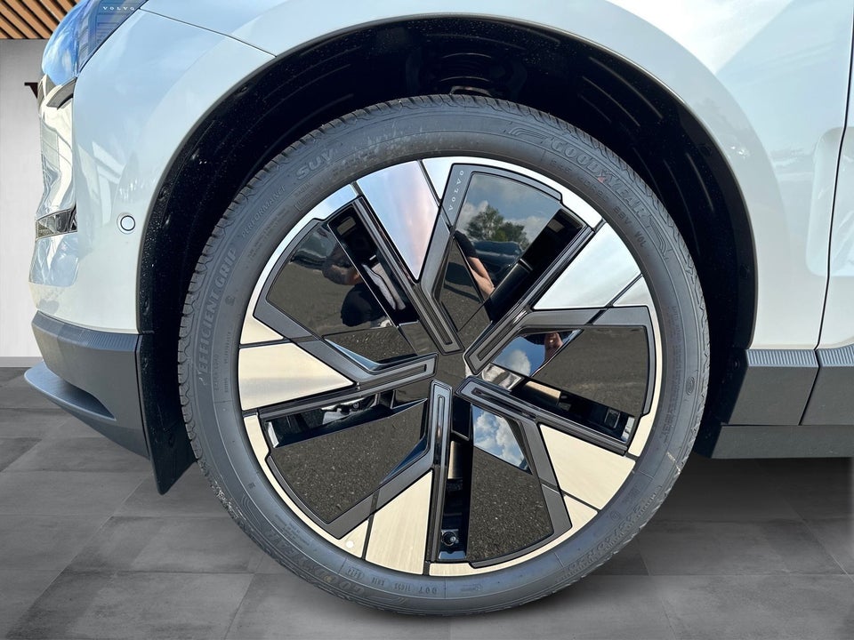 Volvo EX30 Extended Range Ultra 5d