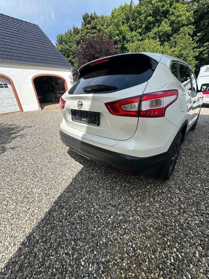 Nissan Qashqai 1,6 Dig-T 163 Visia 5d