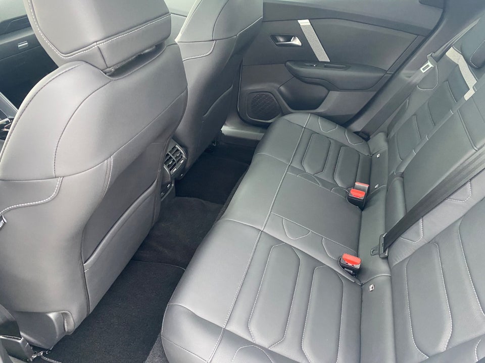 Citroën ë-C4 X 50 Shine 4d