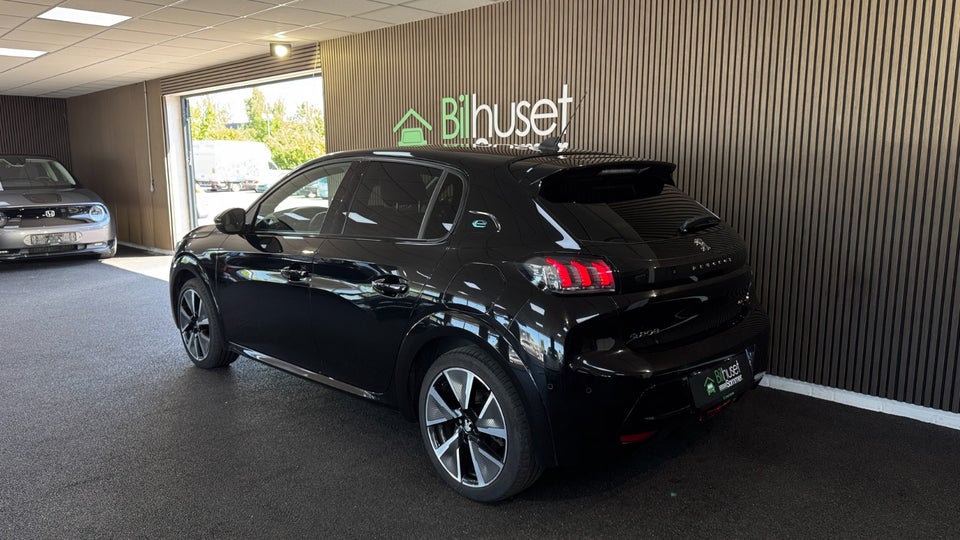 Peugeot e-208 50 GT 5d