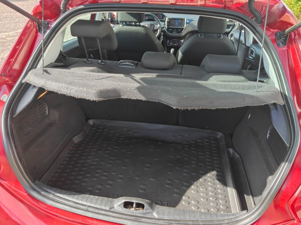Peugeot 208 1,2 VTi Urban 5d