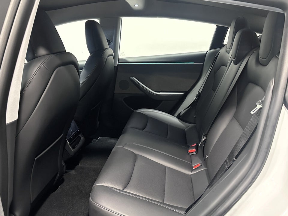 Tesla Model 3 RWD 4d
