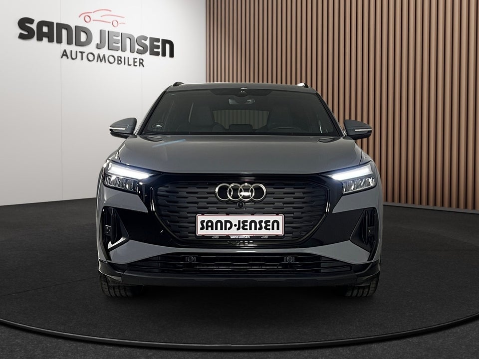 Audi Q4 e-tron 45 S-line quattro 5d