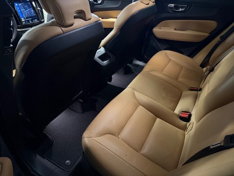 Volvo XC60 2020 — miniature 11
