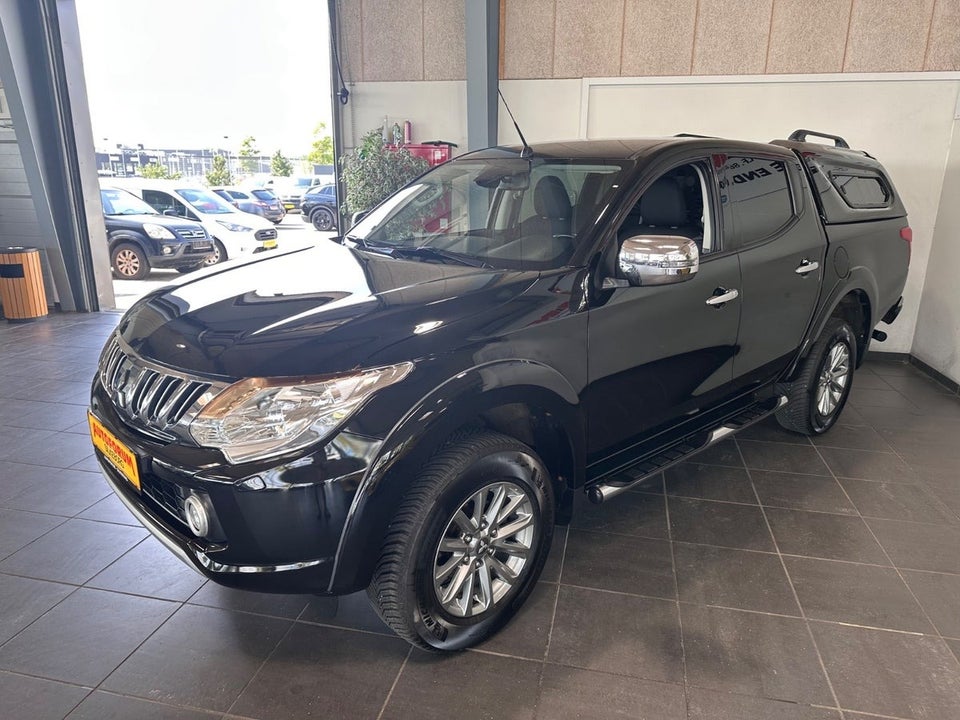 Mitsubishi L200 2,4 DI-D 181 Intense Db.Kab aut. 4d