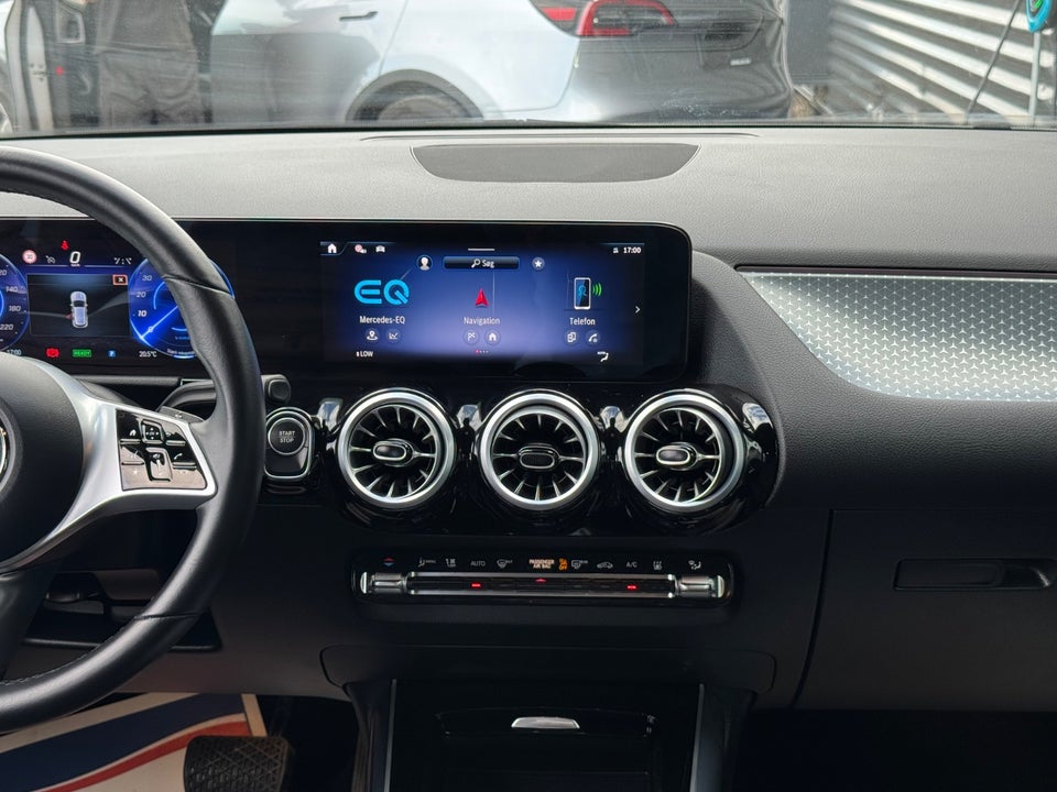 Mercedes EQA250+ Progressive 5d