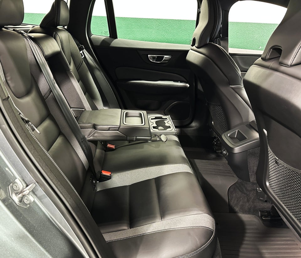 Volvo V60 2,0 T4 190 R-Design aut. 5d