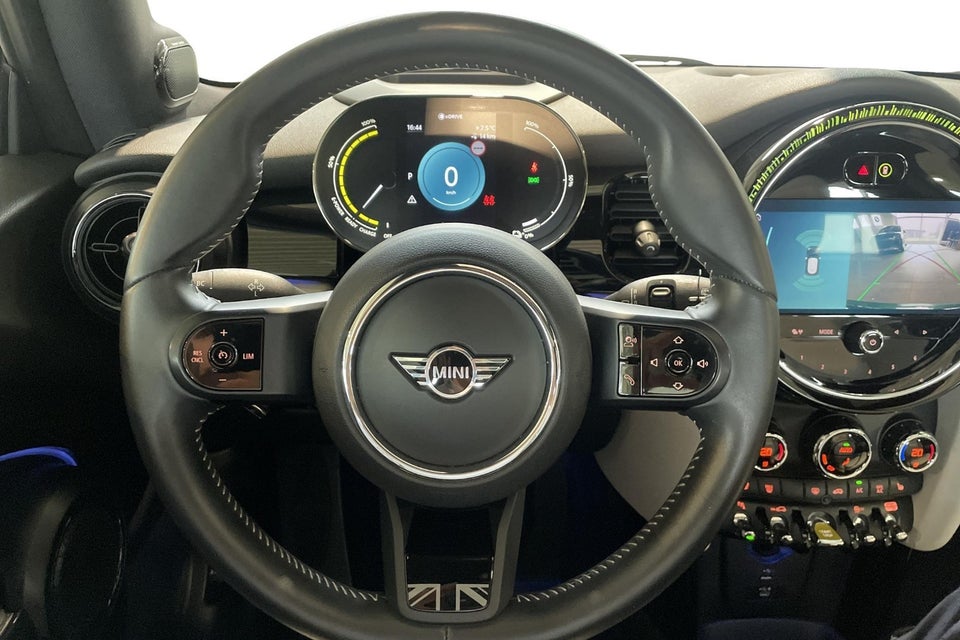 MINI Cooper SE Maximise 3d