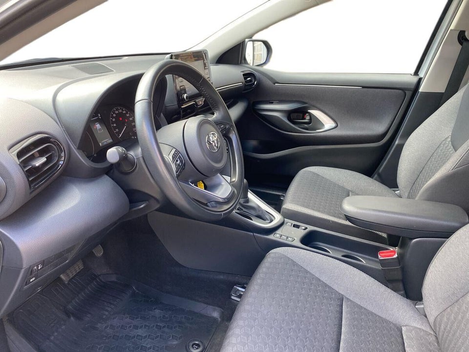 Toyota Yaris 1,5 Hybrid Essential e-CVT 5d