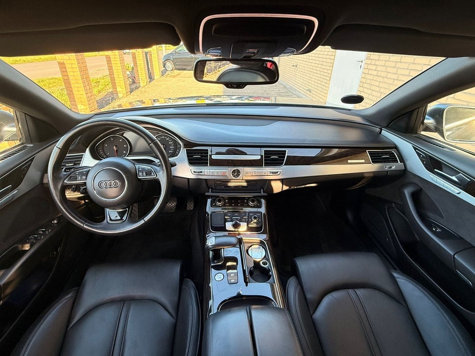 Audi A8 3,0 TDi 258 quattro Tiptr. lang 4d