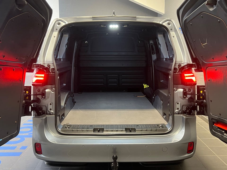 VW ID. Buzz 77 Cargo Pro