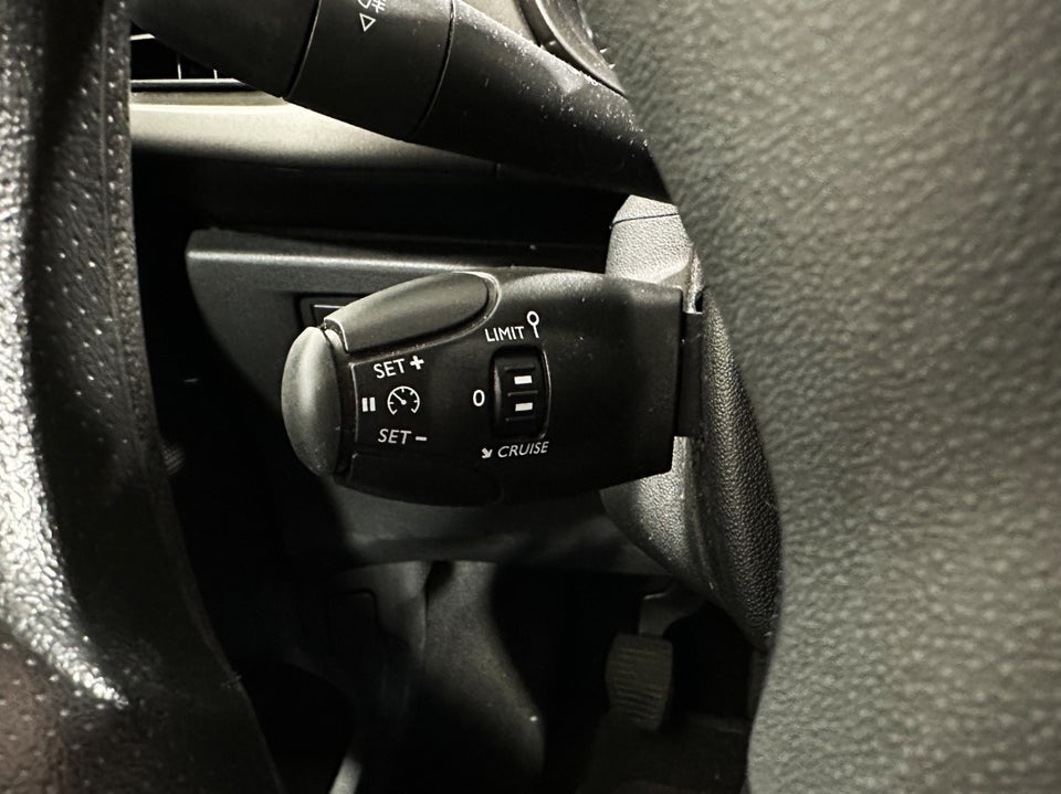 Citroën C3 1,0 VTi 68 Attraction 5d