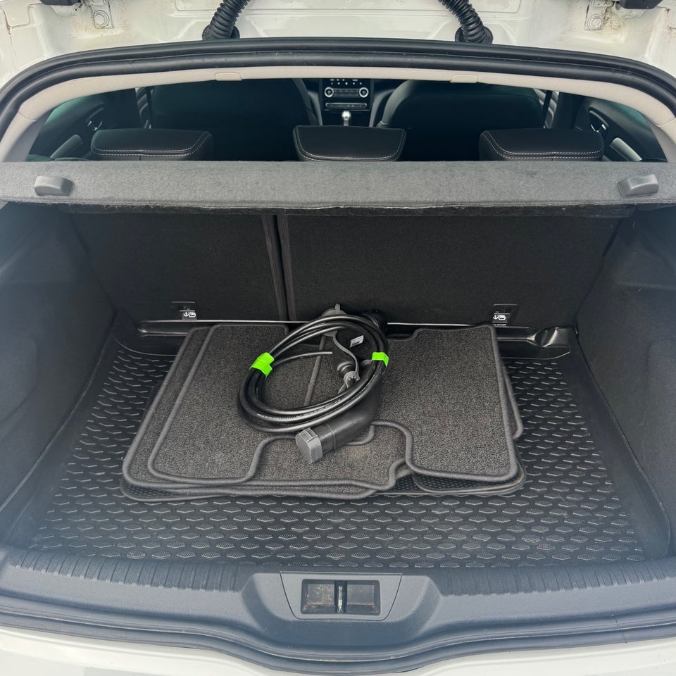 Renault Megane IV 1,6 E-Tech Intens 5d