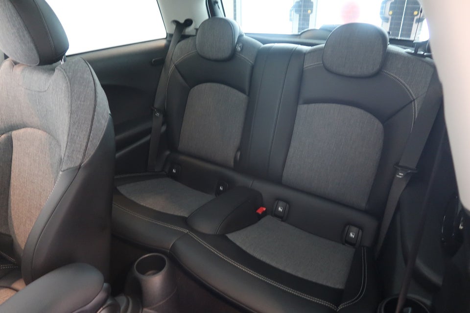 MINI Cooper SE Classic Trim 3d