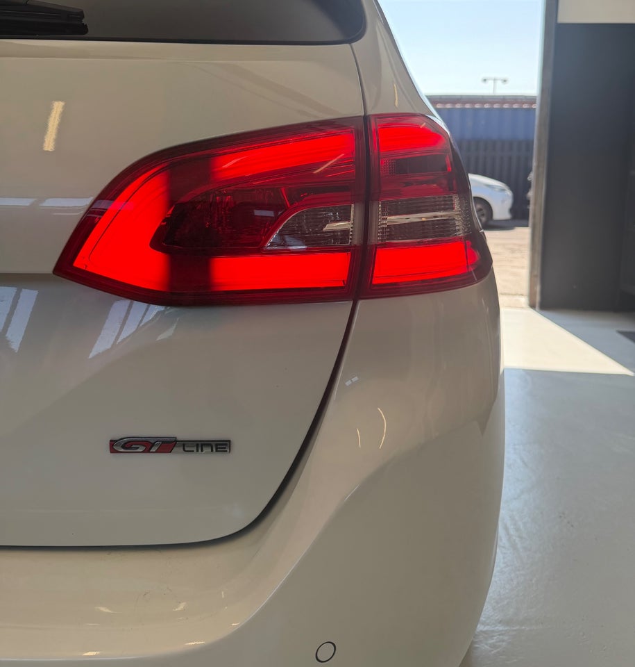 Peugeot 308 1,2 e-THP 130 GT Line SW EAT6 5d