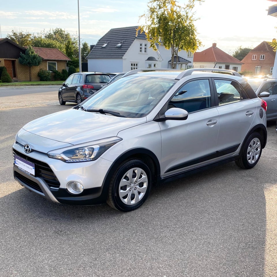 Hyundai i20 Active Cross 1,0 T-GDi Life 5d