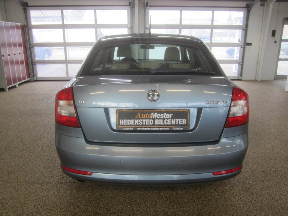 Skoda Octavia 1,6 TDi 105 Elegance 5d
