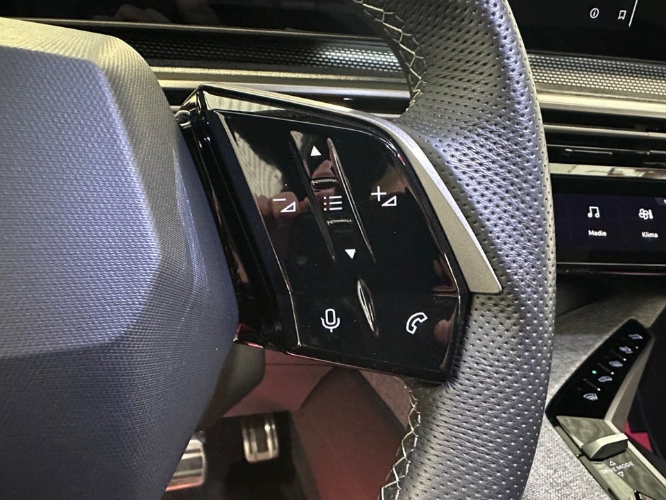 Peugeot e-5008 77 GT Pack AWD 7prs 5d