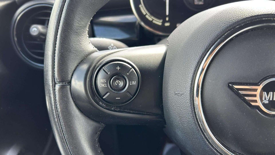 MINI Cooper SE Classic Trim 3d