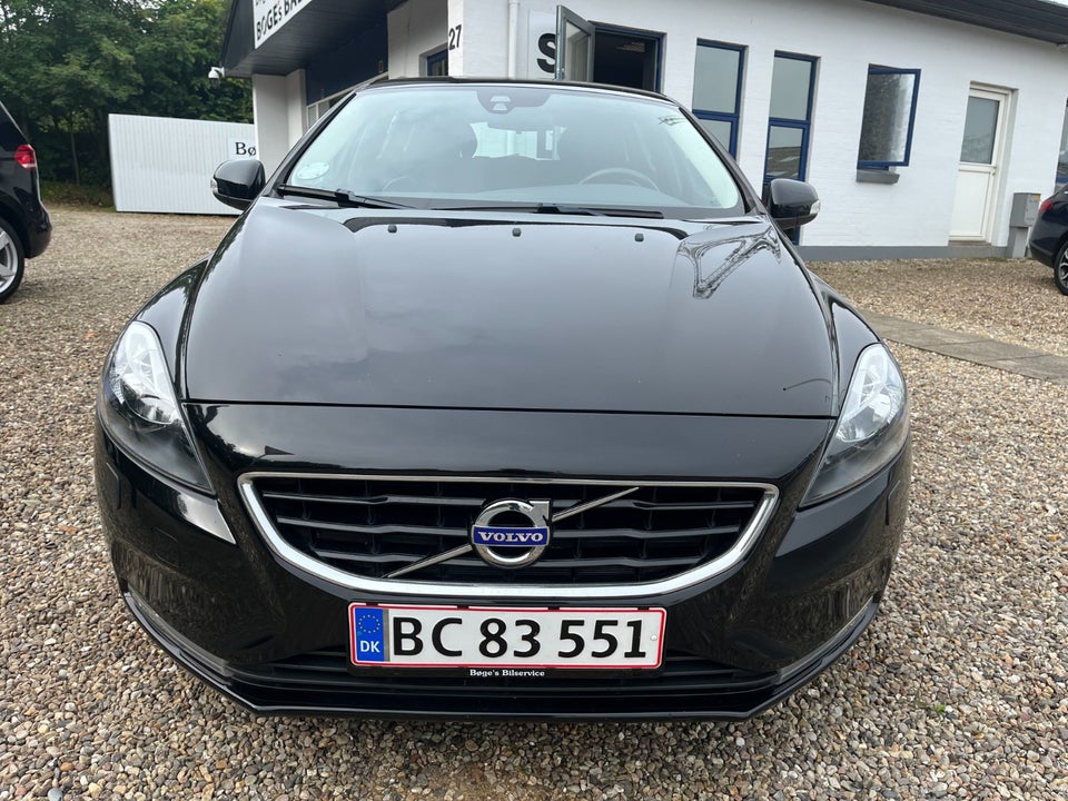 Volvo V40 2,0 T2 122 Kinetic Eco 5d