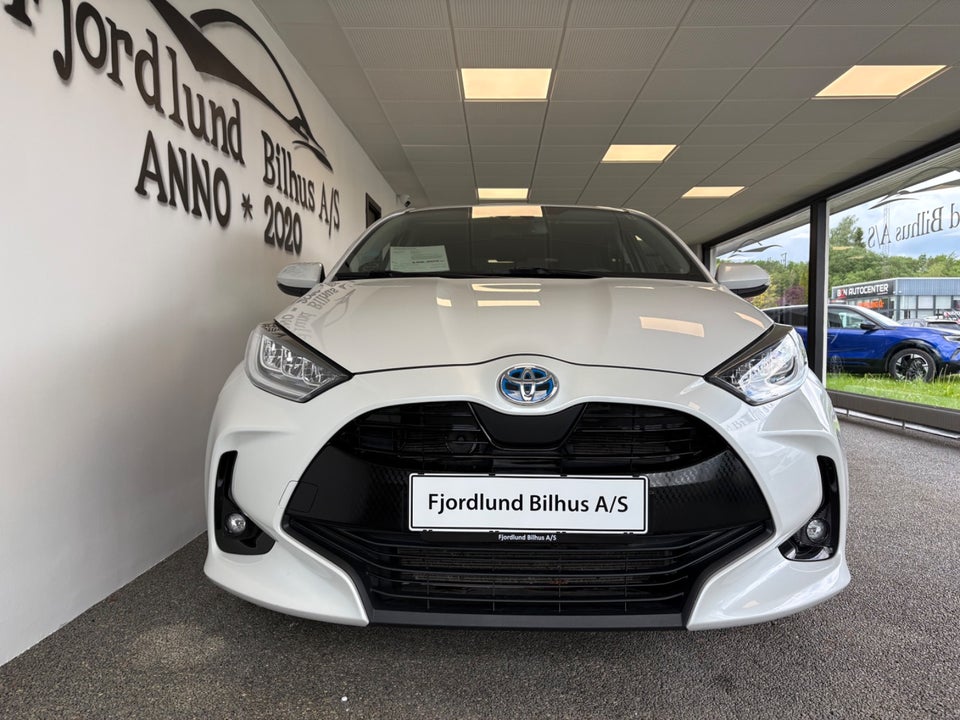 Toyota Yaris 1,5 Hybrid H3 e-CVT 5d