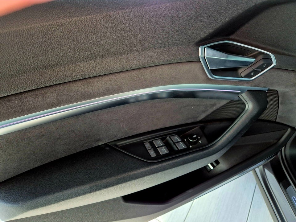 Audi e-tron 55 S-line Sportback quattro 5d