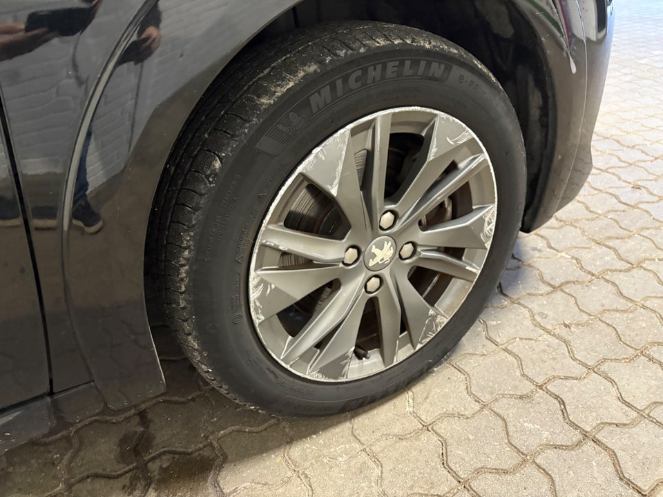 Peugeot e-208 50 Allure 5d