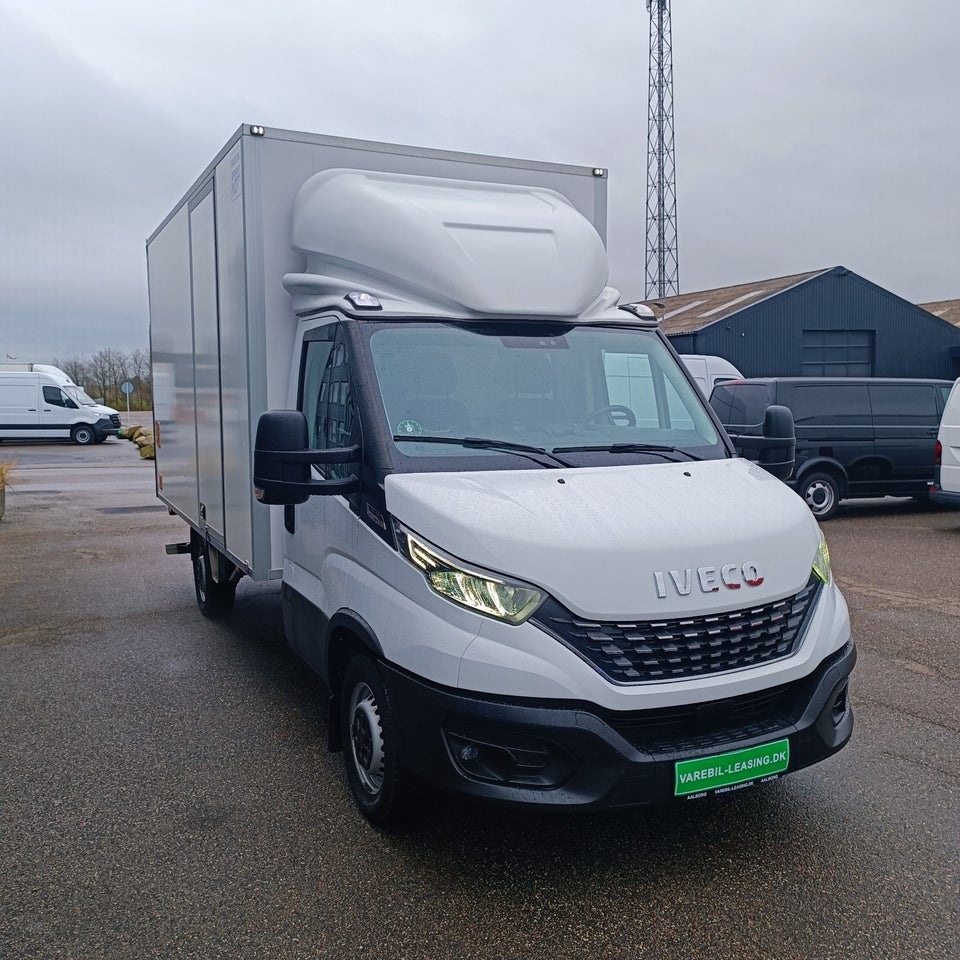 Iveco Daily 3,0 35S18 Box m/lift AG8 2d