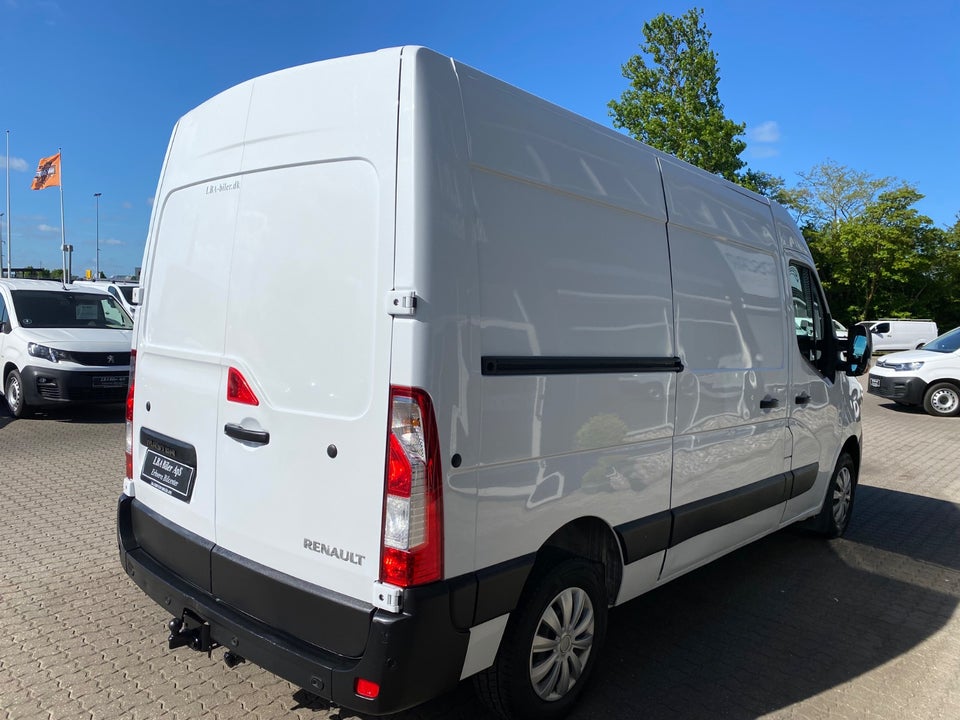 Renault Master IV T33 2,3 dCi 150 L2H2 Kassevogn