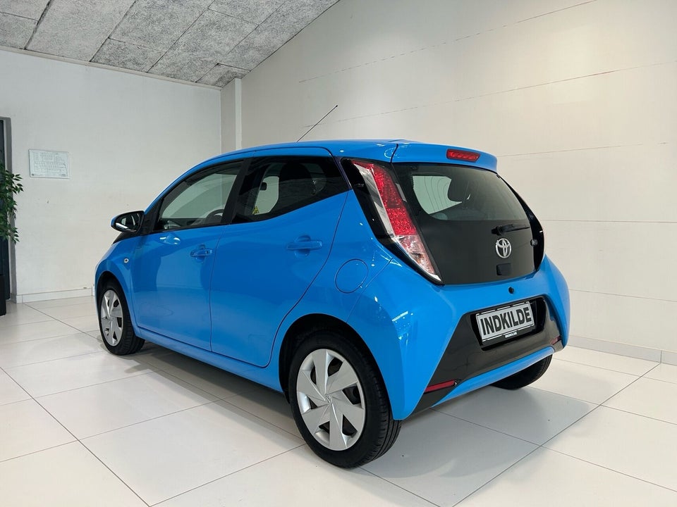 Toyota Aygo 1,0 VVT-i x-play x-touch 5d