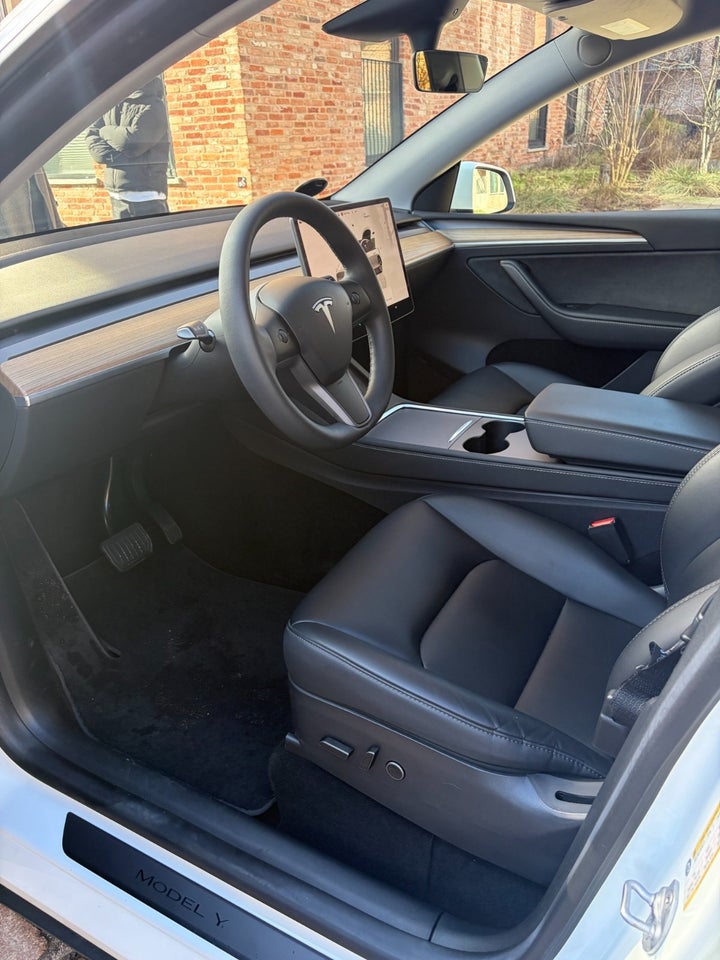 Tesla Model Y RWD 5d