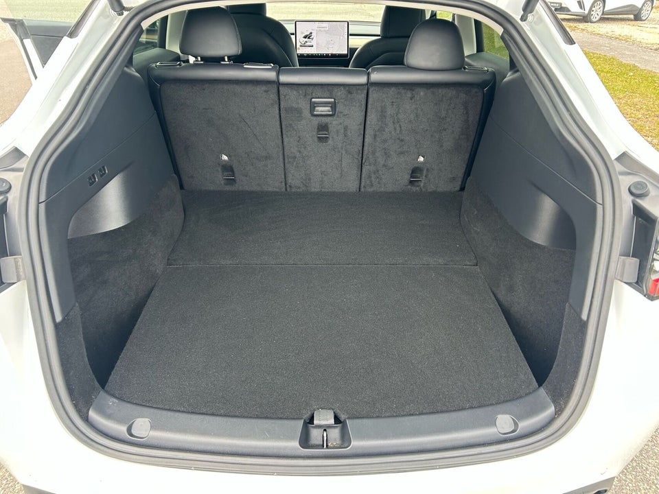 Tesla Model Y Long Range AWD 5d