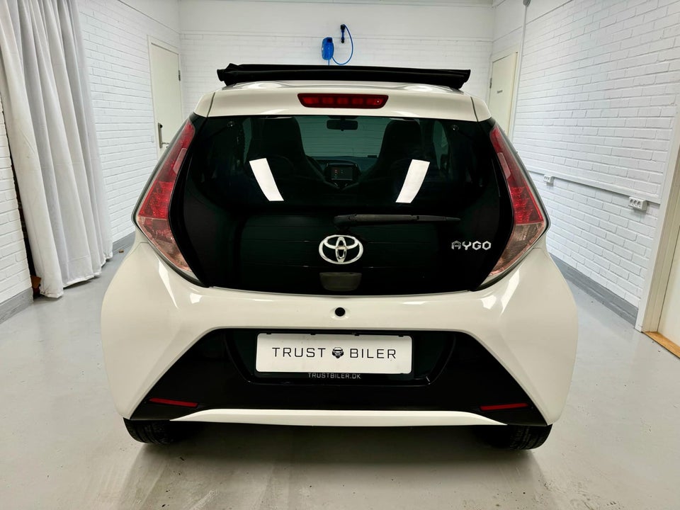 Toyota Aygo 1,0 VVT-i x-wave 5d