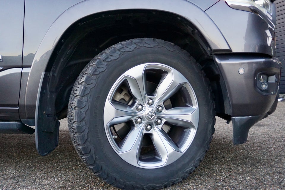 Dodge RAM 1500 5,7 eTorque Limited Crew Cab aut. 4d