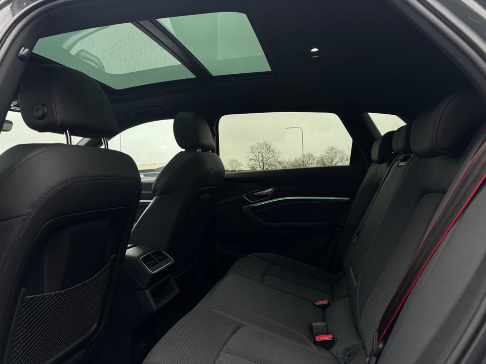 Audi Q8 e-tron 55 S-line quattro 5d