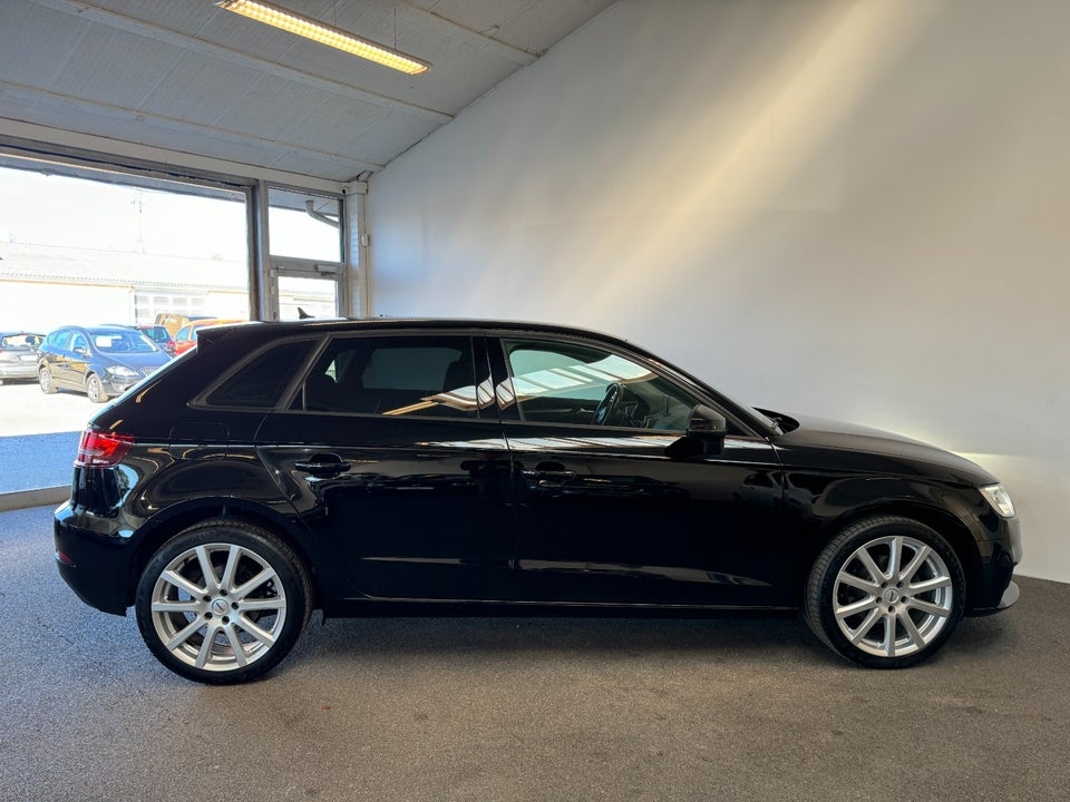 Audi A3 1,6 TDi 110 Sportback 5d