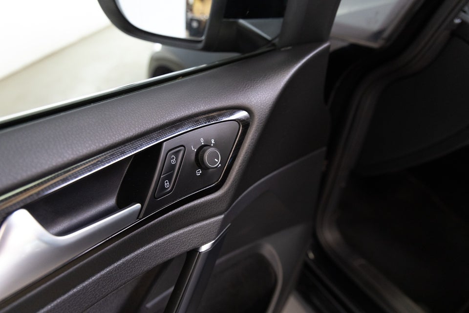 VW Golf VII 1,5 TSi 150 Highline Variant 5d