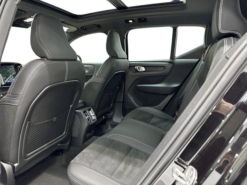 Volvo EX40 Twin Black Edition 5d