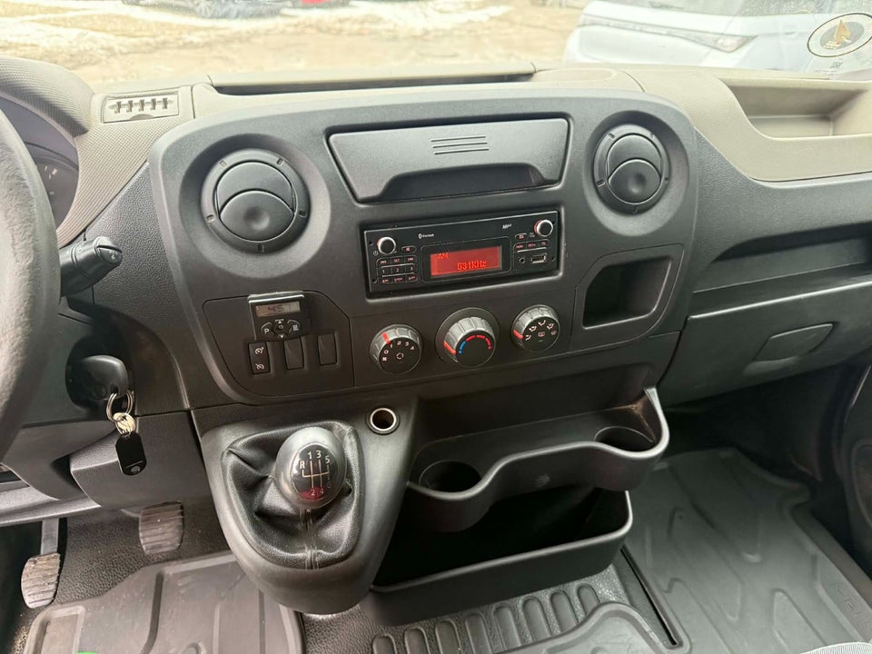 Renault Master III T33 2,3 dCi 125 L2H2 Kassevogn 4d