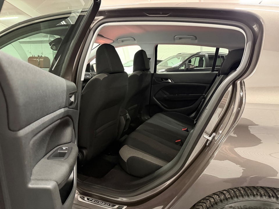 Peugeot 308 1,6 BlueHDi 120 Style 5d