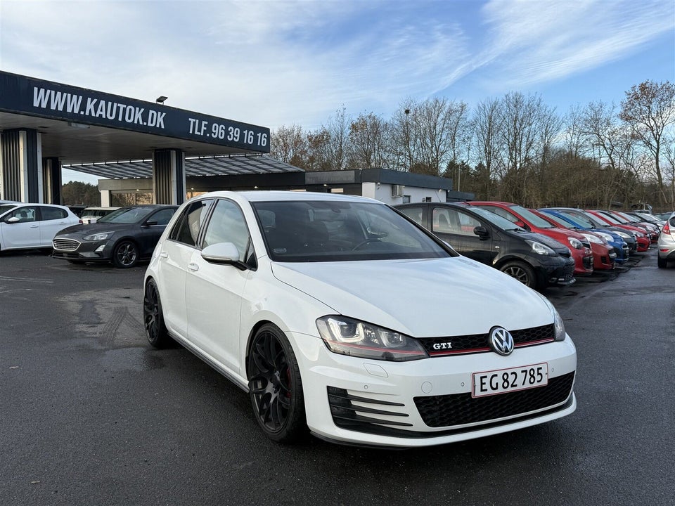 VW Golf VII 2,0 GTi DSG BMT 5d