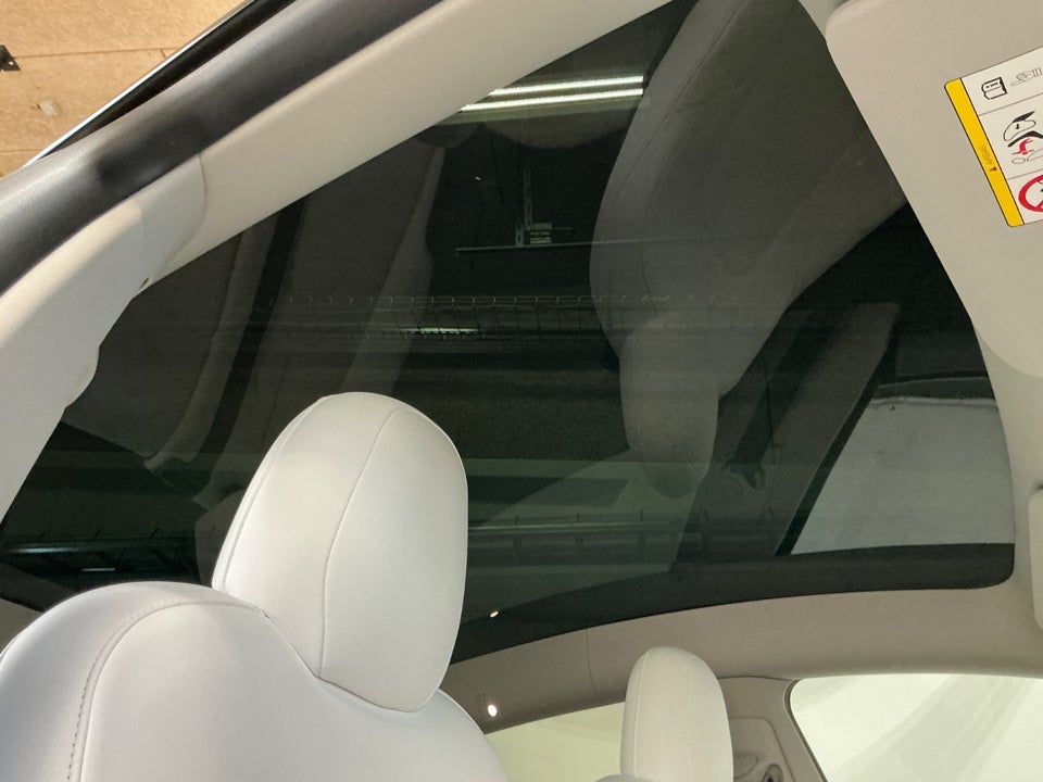 Tesla Model Y Long Range AWD 5d