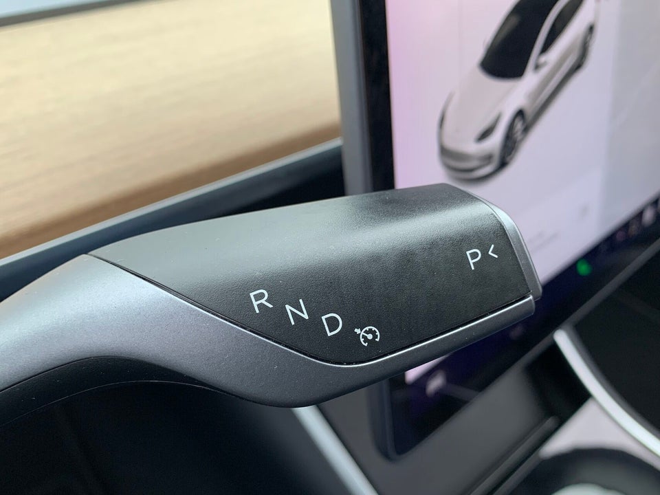 Tesla Model 3 Standard Range+ RWD 4d