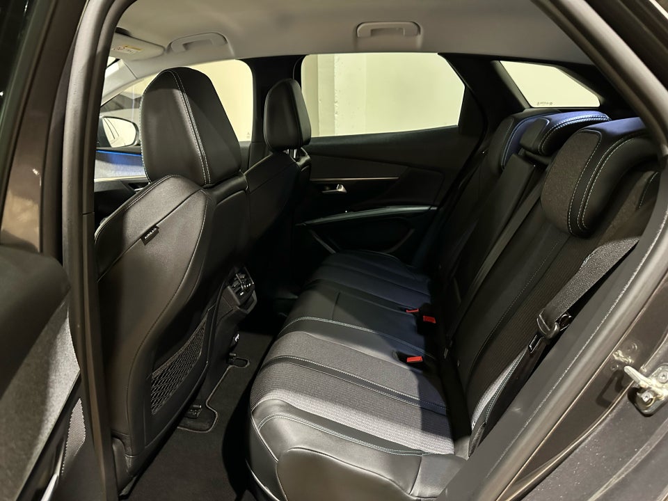 Peugeot 3008 1,6 Hybrid Allure Pack EAT8 5d