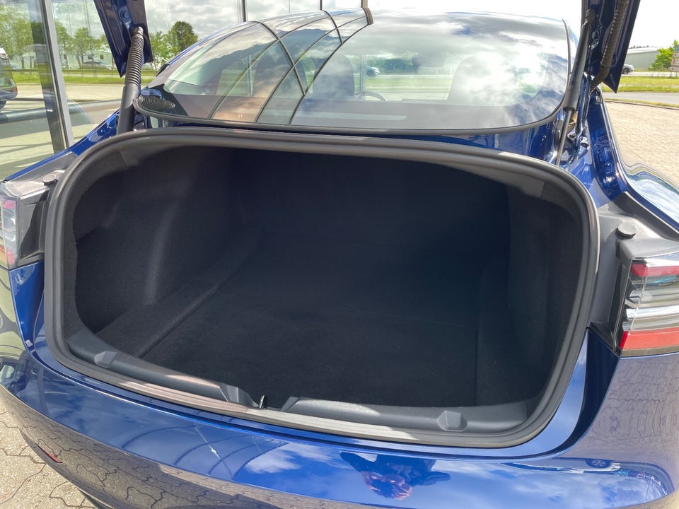 Tesla Model 3 Long Range AWD 4d