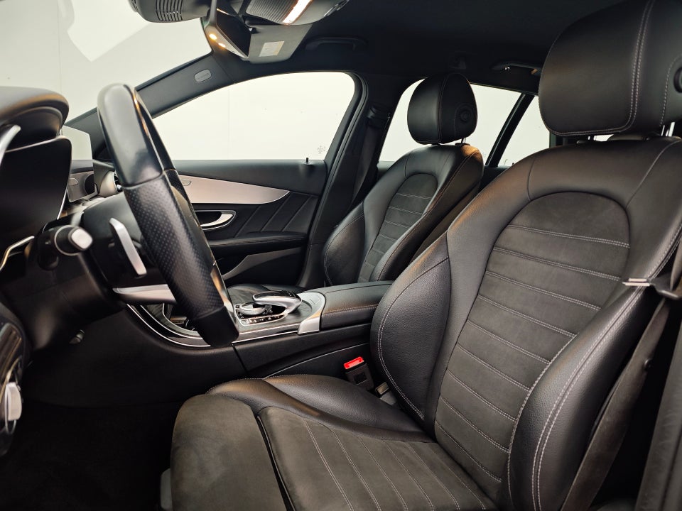 Mercedes C300 de 2,0 AMG Line stc. aut. 5d