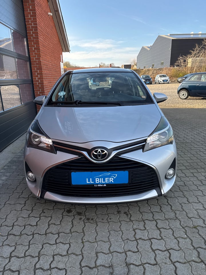 Toyota Yaris 1,3 VVT-i Skyview 5d