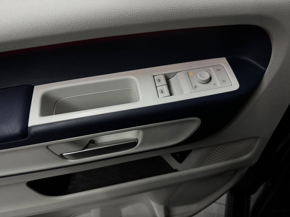 VW ID.Buzz 77 Pro SWB 5d