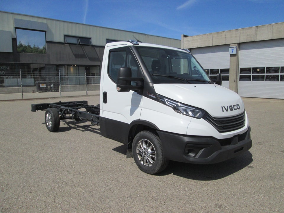 Iveco Daily 3,0 35S18 4100mm Lad AG8
